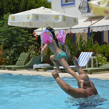 Paradise Garden Apartmanhotel Gümüşlük