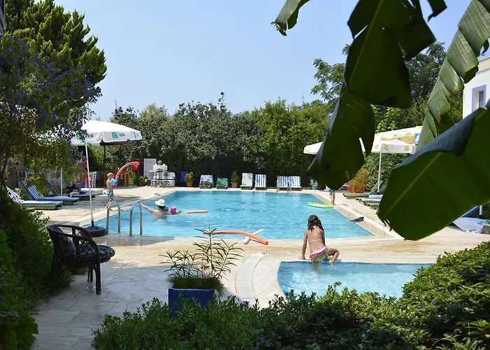 Paradise Garden Apartmanhotel