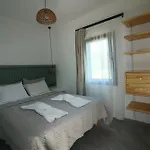 Ξενοδοχείο με διαμερίσματα Paradise Garden 3*