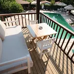 Ξενοδοχείο με διαμερίσματα Paradise Garden 3*