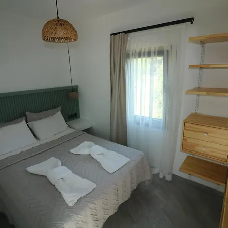 Paradise Garden 3*