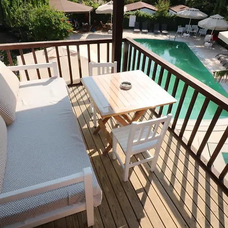 Апарт-отель Paradise Garden 3*